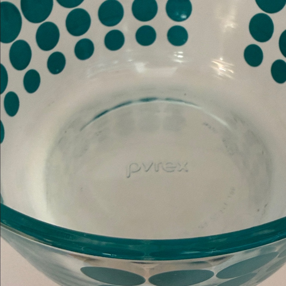 Pyrex 1 Qt Glass Bowl with HTF Turquoise Polka Dots 7201 VGUC - Picture 3 of 8